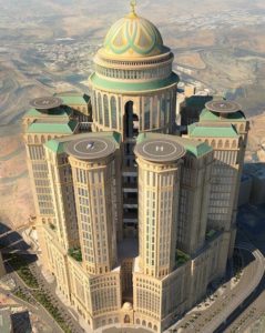 Senere i år åbner verdens nye største hotel i Mekka. Abraj Kudai får 10.000 luksus værelser.