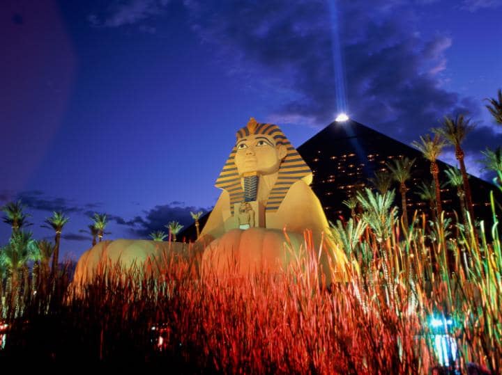 Det piktoreske Luxor er et af de seks hoteller i Las Vegas, der figurerer på Top-10 listen over verdens største.