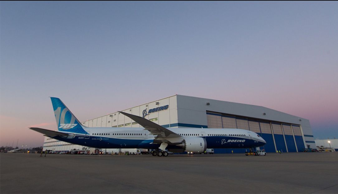 Boeing 787-10 rollout 2